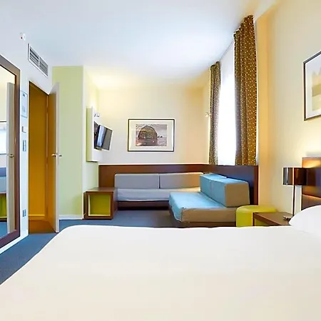 Hotel Kyriad Orly Aeroport 3*