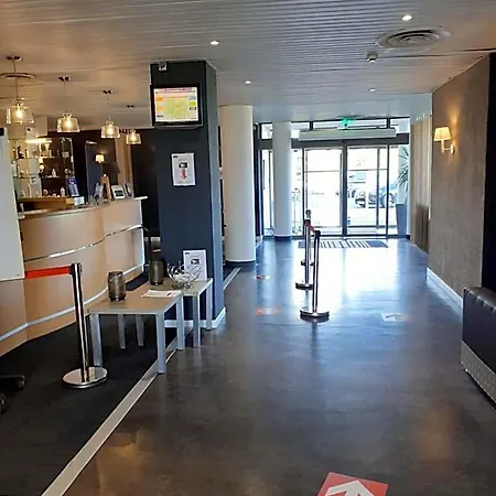 Kyriad Orly Aeroport Hotel 3*