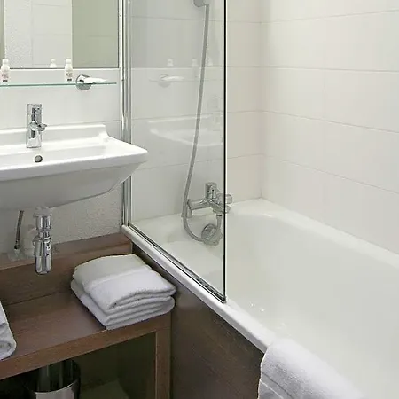 Kyriad Orly Aeroport Hotel 3*